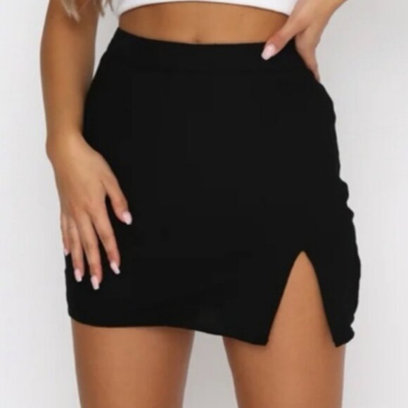 White Fox Suits You Mini Skirt in Black - XS - Picture 2 of 9